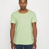 YOURTURN RAW EDGE UNISEX - T-shirt Basic - Green -Sconto YOURTURN in Italia 04e37e187ff2405f9ffe4354b4b303eb