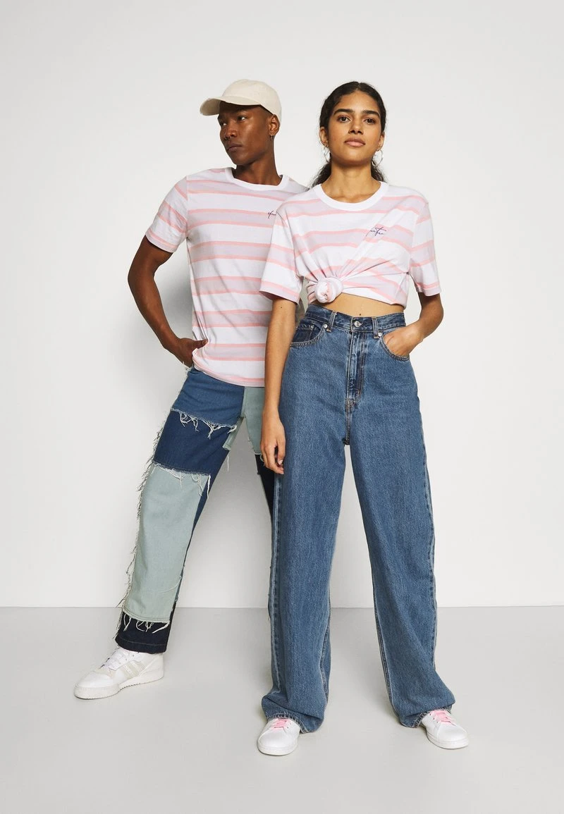 YOURTURN UNISEX - T-shirt Con Stampa - Pink/lilac 4 YOURTURN UNISEX - T-shirt Con Stampa - Pink/lilac - immagine 2