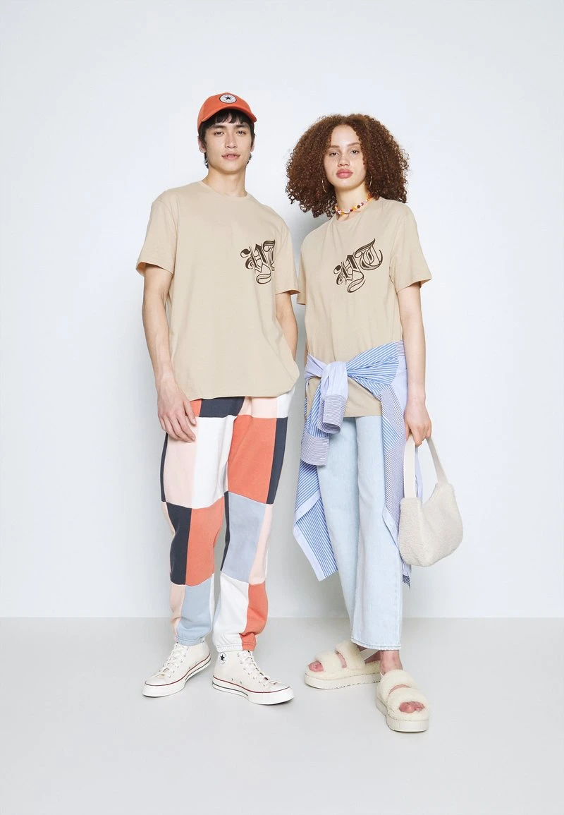 YOURTURN GRAPHIC TEE UNISEX - T-shirt Con Stampa - Tan 4 YOURTURN GRAPHIC TEE UNISEX - T-shirt Con Stampa - Tan - immagine 2