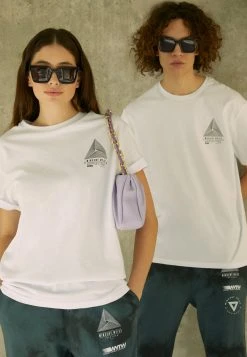 YOURTURN GRAPHIC TEE WINCENT WEISS UNISEX - T-shirt Con Stampa - White -Sconto YOURTURN in Italia 358ecc7e27554894a374959a4bc4f29a