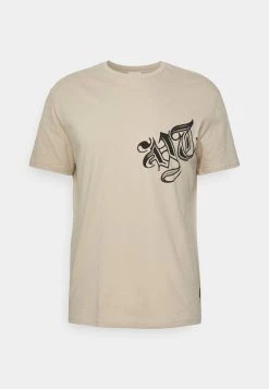 YOURTURN GRAPHIC TEE UNISEX - T-shirt Con Stampa - Tan 12 YOURTURN GRAPHIC TEE UNISEX - T-shirt Con Stampa - Tan -Sconto YOURTURN in Italia 469441694afb47d7baf1f4a1b9a06185