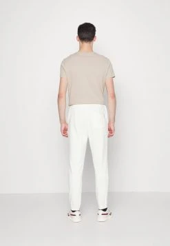 YOURTURN UNISEX - Pantaloni Sportivi - Off-white -Sconto YOURTURN in Italia 624b02b9a3664658bd63de22a701d779