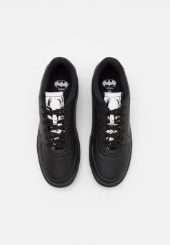 YOURTURN BATMAN UNISEX - Sneakers Basse - Black -Sconto YOURTURN in Italia 75eec86ef1c14902a6fe4d48ef5485d8