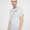 YOURTURN UNISEX - T-shirt Con Stampa - White -Sconto YOURTURN in Italia 81e05899b5344304b89fd777756212a6