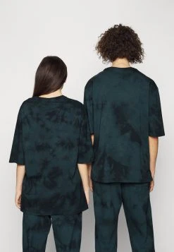 YOURTURN GRAPHIC TEE WINCENT WEISS UNISEX - T-shirt Con Stampa - Black -Sconto YOURTURN in Italia a95940a44b29408496bf1ed485a03e4a