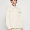 YOURTURN CORDUROY OVERSHIRT UNISEX - Giacca Leggera - Off-white -Sconto YOURTURN in Italia ba6c9d00f9be460f8aee9c602b055013