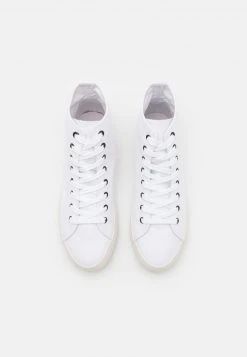 YOURTURN DISNEY UNISEX - Sneakers Alte - White 11 YOURTURN DISNEY UNISEX - Sneakers Alte - White -Sconto YOURTURN in Italia c1352bf6e6af4c128c869fae4a1dccce