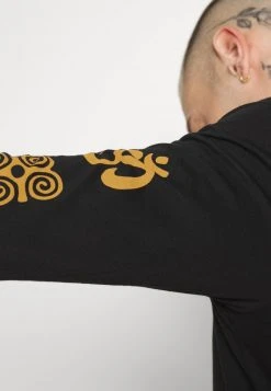 YOURTURN UNISEX - Maglietta A Manica Lunga - Black 13 YOURTURN UNISEX - Maglietta A Manica Lunga - Black -Sconto YOURTURN in Italia ceb6052fd8f54e54a0bb178b4a8d0195