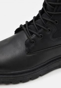 YOURTURN UNISEX - Stivaletti Stringati - Black -Sconto YOURTURN in Italia d4c263d35f55429fb4f1c67ba2c875ca