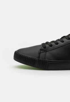 YOURTURN UNISEX - Sneakers Basse - Black -Sconto YOURTURN in Italia e48f5e225ec04e49ac89d30f81c4f4f7