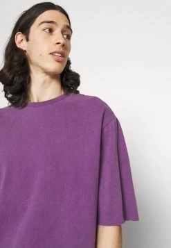 YOURTURN UNISEX - T-shirt Basic - Purple 12 YOURTURN UNISEX - T-shirt Basic - Purple -Sconto YOURTURN in Italia e7903bef3a36427e81f07f1b6cf4c67c