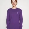 YOURTURN UNISEX - Maglietta A Manica Lunga - Purple -Sconto YOURTURN in Italia f7135b5cc62d47619a55cae7dee41ccb